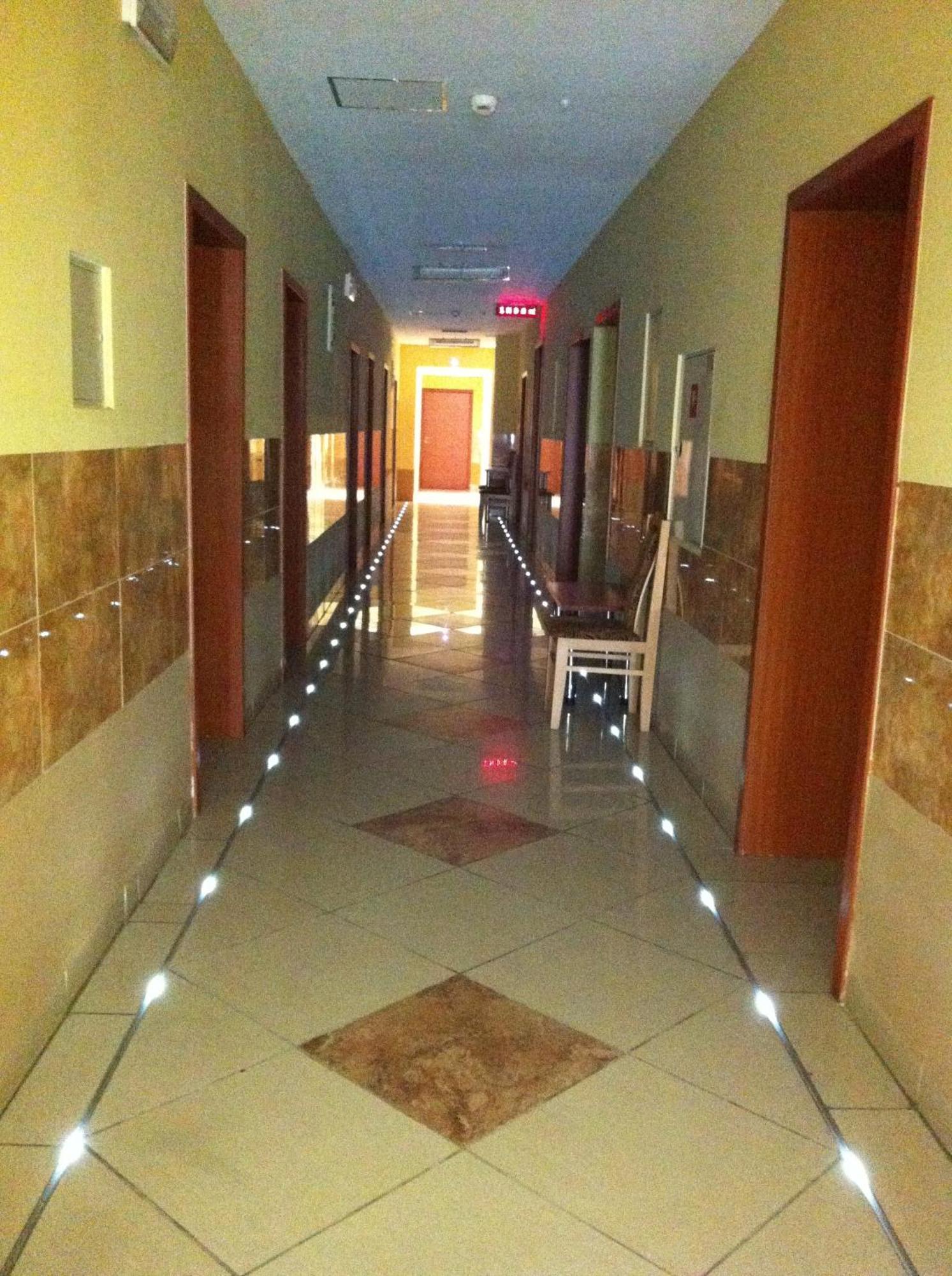 Nu Hotel Łódź Exteriör bild